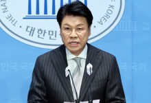 ‘성폭행 피소’ 장제원, 경찰 비공개 소환 조사…혐의 부인