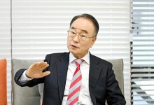 “십자가 대신 정치 구호 외친 교회, 회개하자”