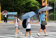 토요일 전국에 강한 비… 오후 대부분 그쳐