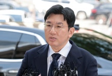 ‘1900억 부당이득 혐의’ 방시혁 하이브 의장 출국금지