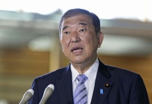 日이시바 총리, 야스쿠니 신사에 공물 봉납