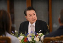 대통령실 "윤 대통령, 與중진 요청에 관저서 '번개 만찬'…민심 청취"