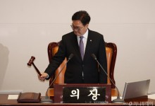 '배우자 출산휴가 10→20일로'···모성보호 3법 국회 통과