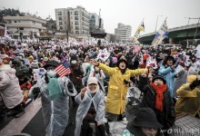 윤 대통령 지지율 40%·강제연행 반대 40%-한국여론평판연구소