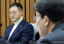 권성동·권영세 '尹 구치소 면회'에 김상욱 "왕 뵈러 간 느낌…답답"