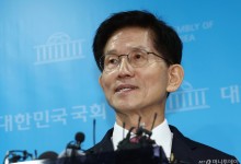 김문수, 출마선언서 尹과 공약 차별화…"의료개혁 원점 재검토"