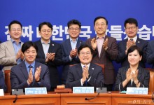 박찬대 "임기를 살아서 마쳐 기뻐…새 원내지도부, 국정과제 완수할 것"