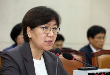 정은경 "코로나 관련주로 시세차익? 사실 아니다…30년간 직접 농사"