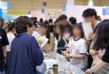 카카오웹툰 서일페 부스에 1만명 몰려…"창작 원동력 얻었다"