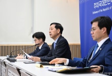촛불시위 보여주며 쌀·소고기는 지켰지만…미국 압박, 끝나지 않았다?