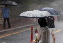 남부 중심 강하고 많은 비…낮 최고 33도[오늘 날씨]