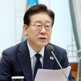李대통령 "3대 메가 '속도전'으로 결판...정부, 최대치로 지원"