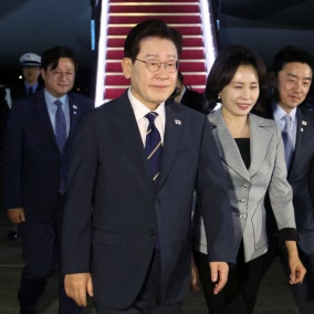 이 대통령 지지율 48.9% '2주째 상승'…"나토 등 외교안보 성과"