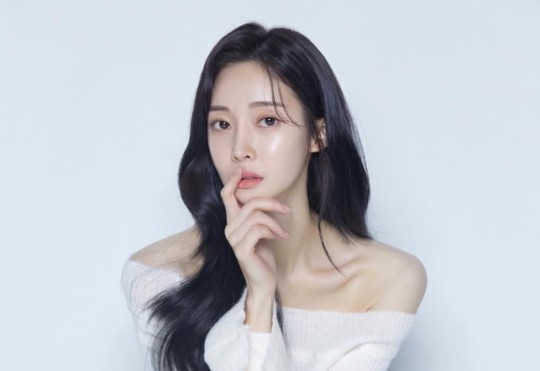 <b>티아라</b> 출신 아름, 이혼∙재혼 동시 <b>발표</b> “당당하게 밝히기로 했다”