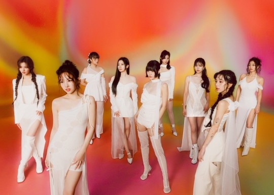 <b>트와이스</b>, 美 유명 <b>모닝쇼서 신곡</b> 퍼포먼스