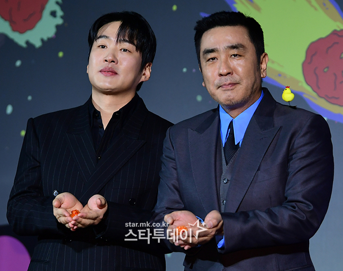 치킨달인 <b>류승룡</b>X은퇴밈 <b>안재홍</b>...웹툰 넘을까, ‘<b>닭강정</b>’[MK현장]