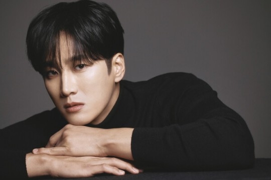 [인터뷰] ‘<b>재벌</b>X<b>형사</b>’ <b>안보현</b> “시즌2? 스태프들에 ‘같이 하자’ 꼬시는 중...