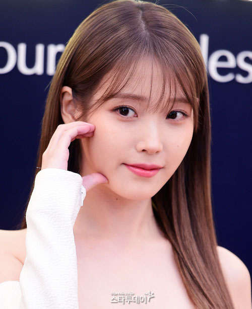 iu-brightens-may-with-a-donation-of-300-million-krw-trends-all-the