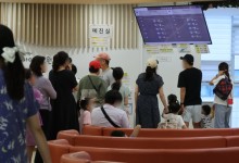 “곧 개학인데 코로나 걸린 울 아이 어쩌나”…어린이 환자 2주새 3배 급증