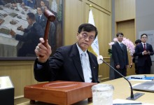 “불어나는 빚에 집값 더 뛸텐데”…오늘 한은 기준금리 13연속 동결할 듯