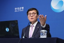 끝없는 불황에 결국…한은 수장 “오랫동안 긴축으로 갈 이유없다”