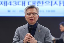 [속보] 의협 새 회장에 ‘강경파’ 김택우 전국광역시도의사협의회장