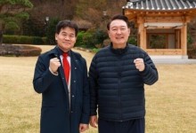 “예수님 같았다”…‘다 이기고 돌아왔다’ 尹 발언에 전한길이 한 말