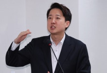이준석 “강유정, ‘대통령 입’ 위치 망각했거나 권력 등에 업고 자만…즉각 해임해야”