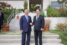 문재인 "무더위·팍팍한 살림살이·의료 대란…모두 무사 무탈하길"