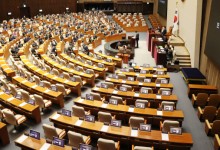 "한국 정치 위기 심화"…韓 권한대행 탄핵소추 발의에 외신도 주목