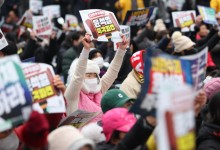 서울·광주서 '尹 탄핵 반대' 7만명 모였다…경찰, 충돌 방지 주력