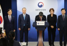"의대생 복귀할 것" 모집인원 동결 고육책에…환자단체는 "대국민 사기" 반발
