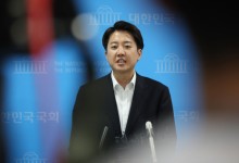 이준석, 징계 추진에 "이재명 독재 서막…반민주 폭거와 싸울것"