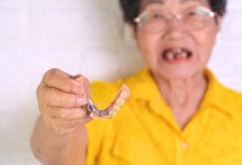 "'이빨 빠진' 50대 이상 중년들, 암 걸릴 위험 '쑥'"…연구결과 봤더니