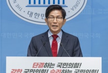 김문수 "李 정권과 싸우는 강한 당 만들 것…'전한길 극우'는 극좌 프레임"