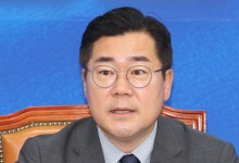 박찬대 "尹, 독재의 길 가겠단 망상 접길"..이진숙 자진사퇴 촉구