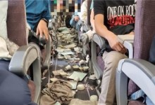 "컵라면이었으면 큰일날 뻔"…난기류에 아수라장된 비행기