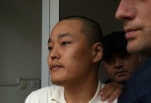 권도형은 왜 미국으로 못 가는 걸까..."총리가 송환 방해" 폭로전 [코인브리핑]