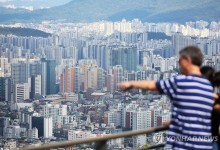 "옆집은 계속 오르던데" 8월 부동산 거래 '시들'