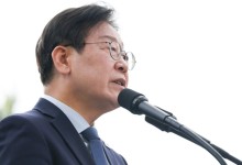 거리로 나온 이재명 "대통령은 지배자 아니라 국민의 공복"