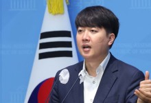 이준석 "대선 출마? 진지하게 검토..2월 탄핵 결과 나오면 참여 가능해"