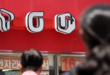 "무료라더니..." 최신 휴대폰 할부금이 30만원? 어르신 울리는 대리점