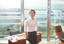 조현범 한국앤컴퍼니 회장 "주요 회의, 영어로 소통하라"
