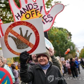 美 '노 킹스' 시위, 중간선거 투표 독려..."사전 투표로 트럼프 독주 막자"