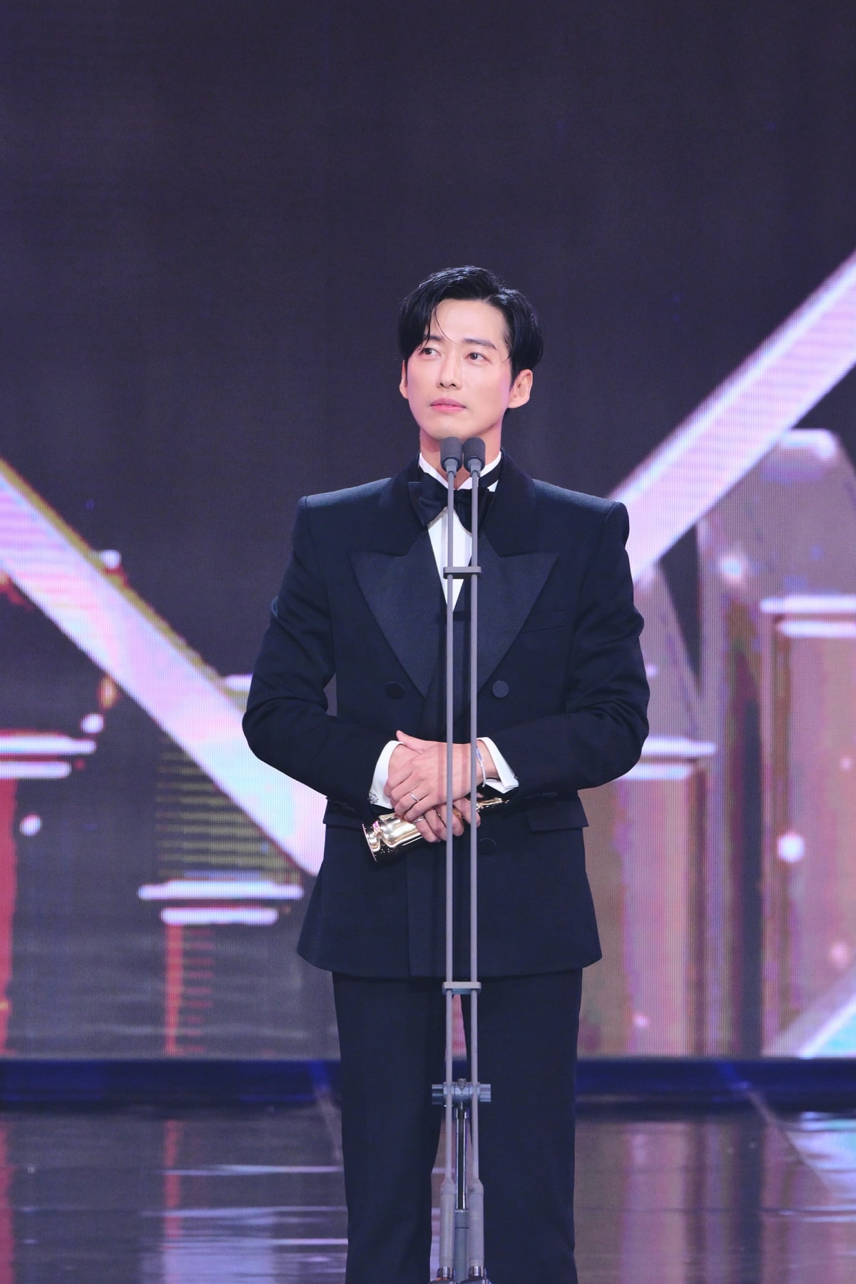 MBC <b>연기대상</b> 이변 없이 <b>남궁민</b>, '연인' 9관왕 [종합]