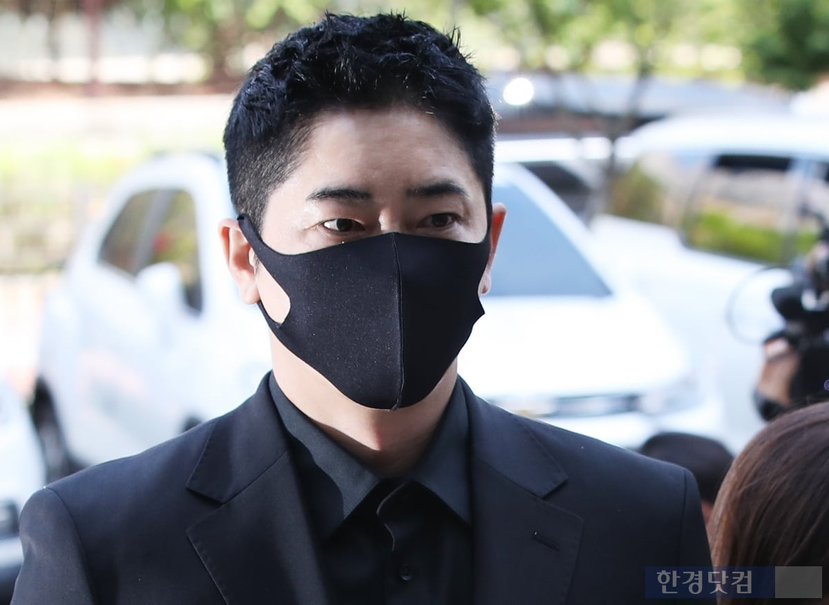 '성추문' 배우 <b>강지환</b>, 전 소속사 42억 청구 소송서 승소