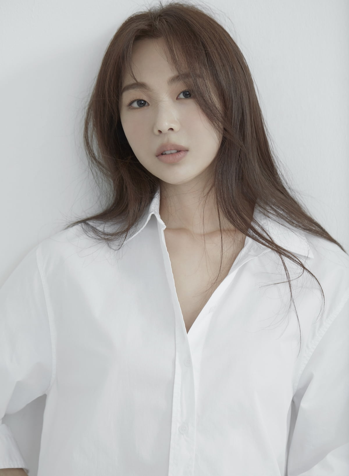 <b>금새록</b>, 이병헌 품으로…BH엔터 간다