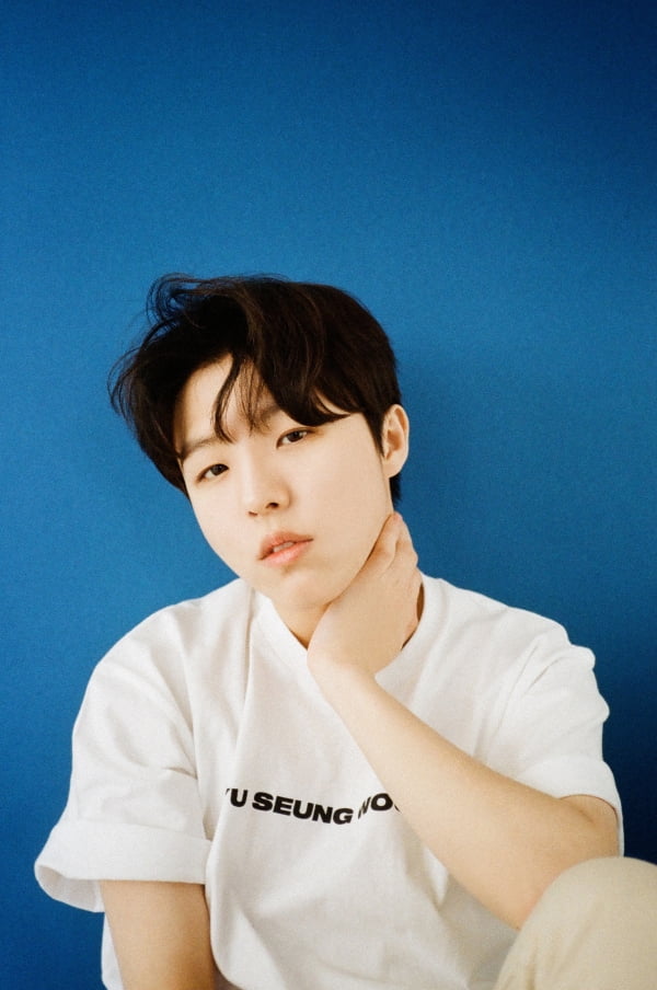 <b>유승우</b>, 윤상 품으로…<b>팝뮤직과</b> 전속계약 체결 [공식]