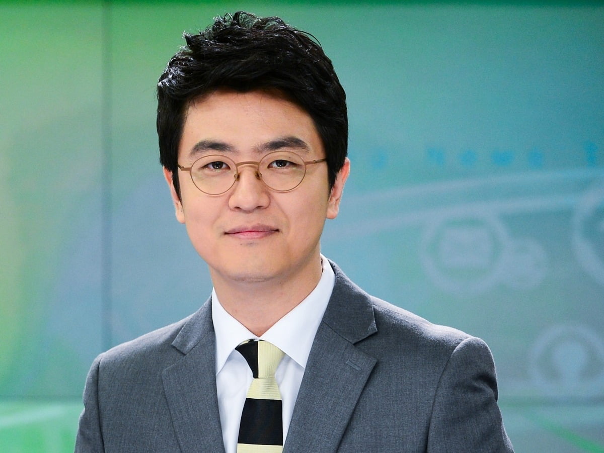 <b>최동석</b>, <b>박지윤과</b> 양육권 갈등 암시…"왜 마음대로 못 만나는지"