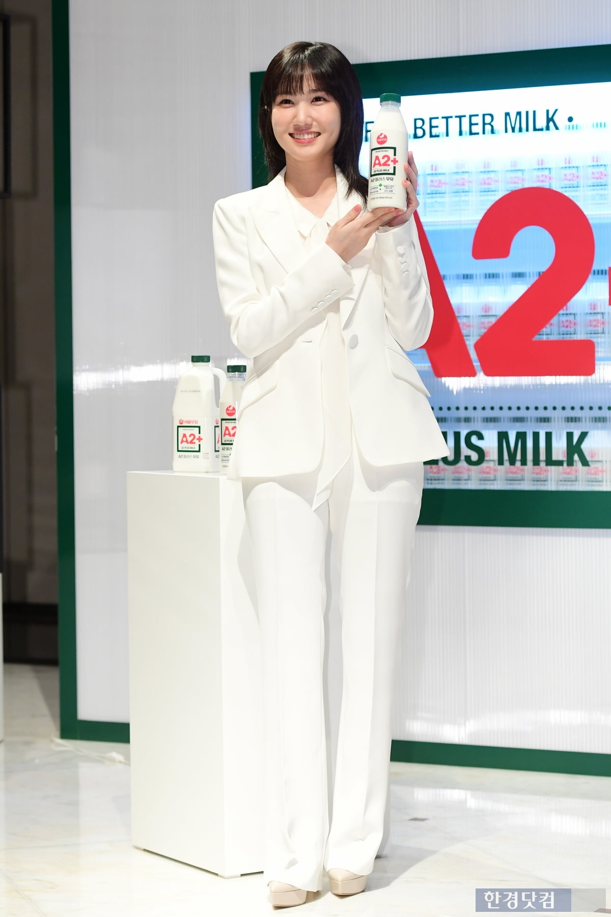 [포토] <b>박은빈</b>, '<b>우유</b> 같은 순백의 슈트 입고'